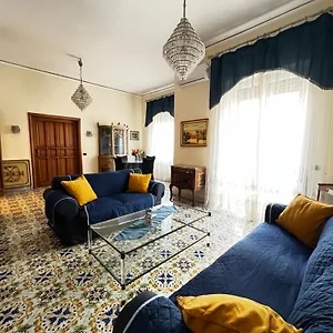  Сasa de vacaciones Maman Suite, Center Near Molo Beverello Italia